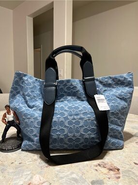 Coach Tote Bag In Signature Denim NWT